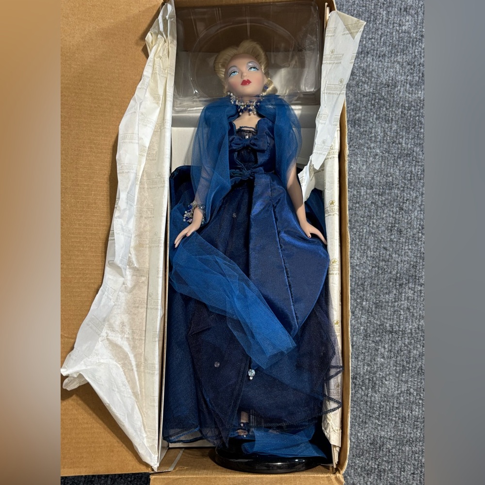 1997 Gene The Ashton-Drake Galleries Gene In Midnight Romance Doll COA